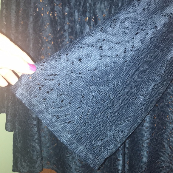 Beautiful Teal  Loft lace top worn only once! - Picture 4 of 4